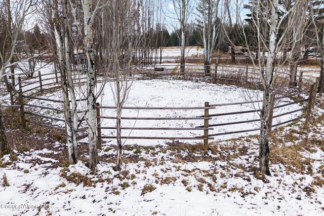 966 N Kootenai Rd, Sandpoint, ID 83864