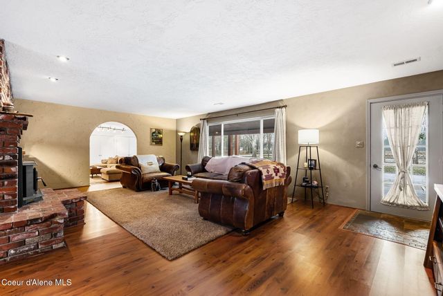 966 N Kootenai Rd, Sandpoint, ID 83864