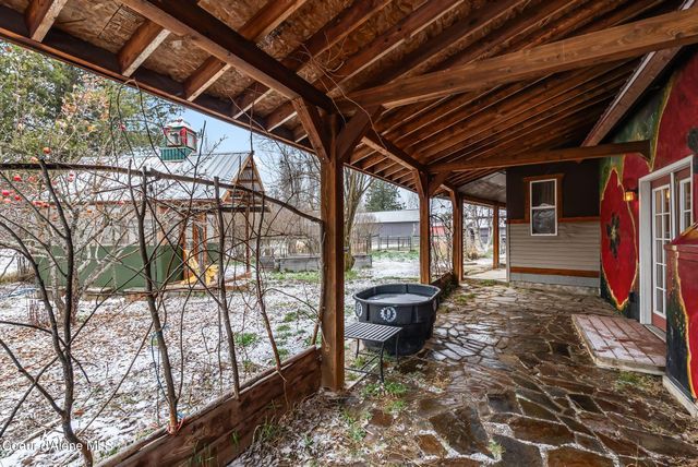 966 N Kootenai Rd, Sandpoint, ID 83864