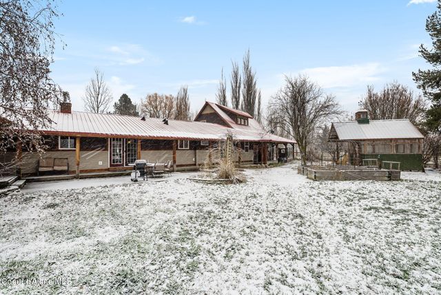 966 N Kootenai Rd, Sandpoint, ID 83864