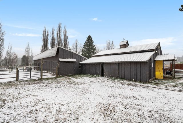 966 N Kootenai Rd, Sandpoint, ID 83864