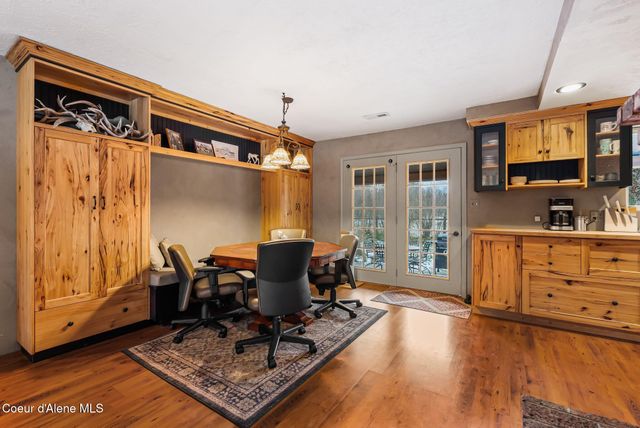 966 N Kootenai Rd, Sandpoint, ID 83864