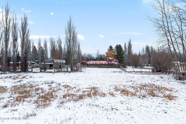 966 N Kootenai Rd, Sandpoint, ID 83864