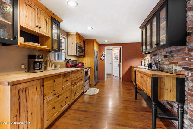 966 N Kootenai Rd, Sandpoint, ID 83864