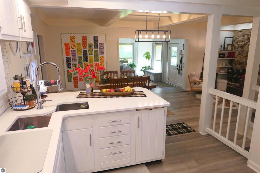 Image 14 of property listing at 1006 Falkirk Road, Alma, MI 48801