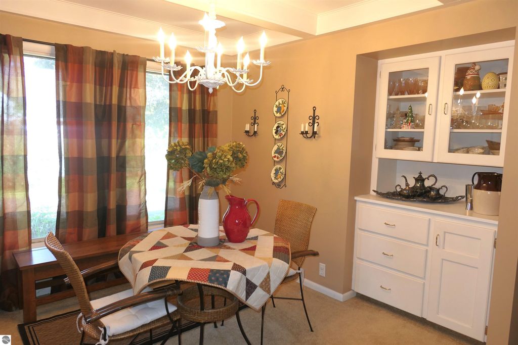 Image 20 of property listing at 1006 Falkirk Road, Alma, MI 48801