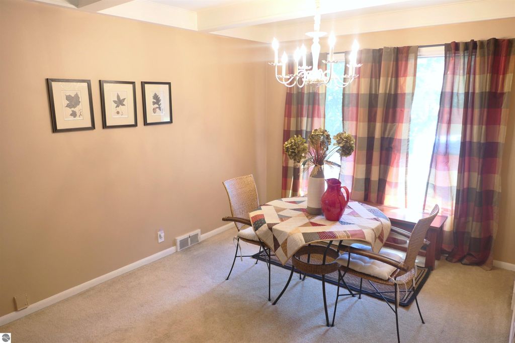 Image 21 of property listing at 1006 Falkirk Road, Alma, MI 48801