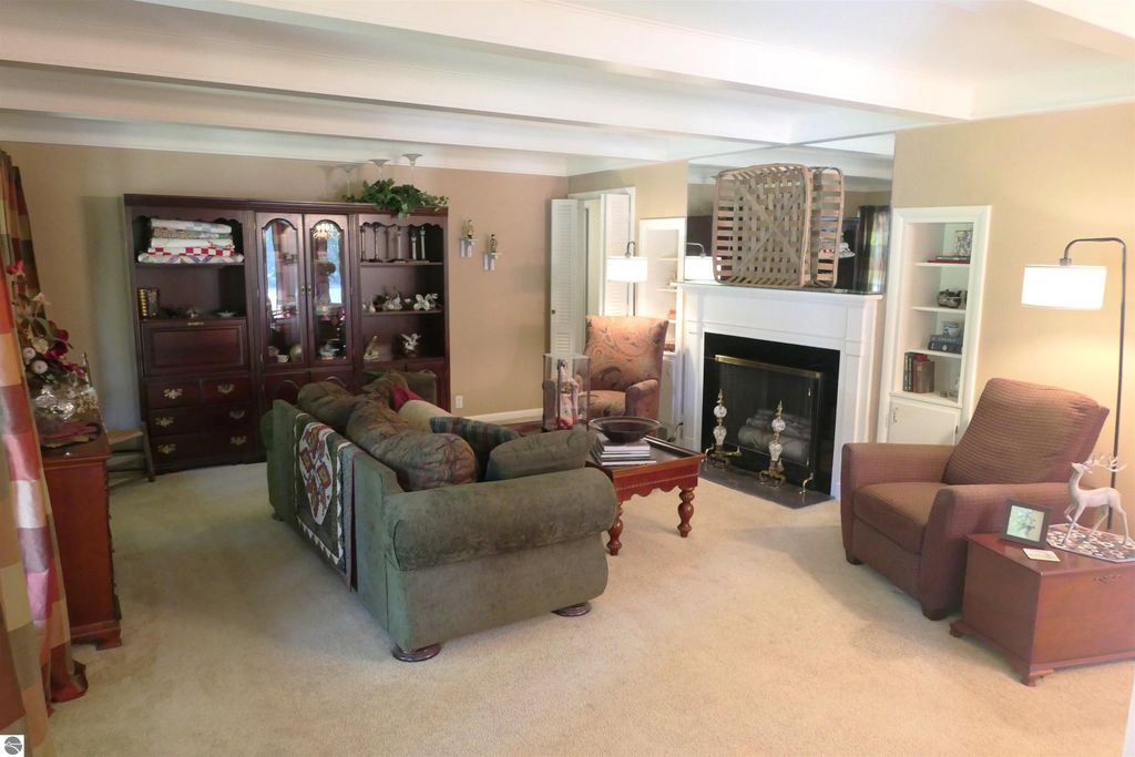 Image 23 of property listing at 1006 Falkirk Road, Alma, MI 48801