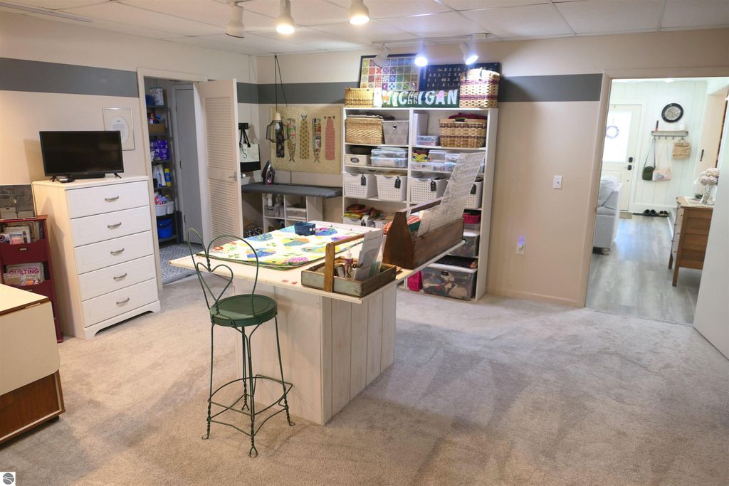 Image 25 of property listing at 1006 Falkirk Road, Alma, MI 48801