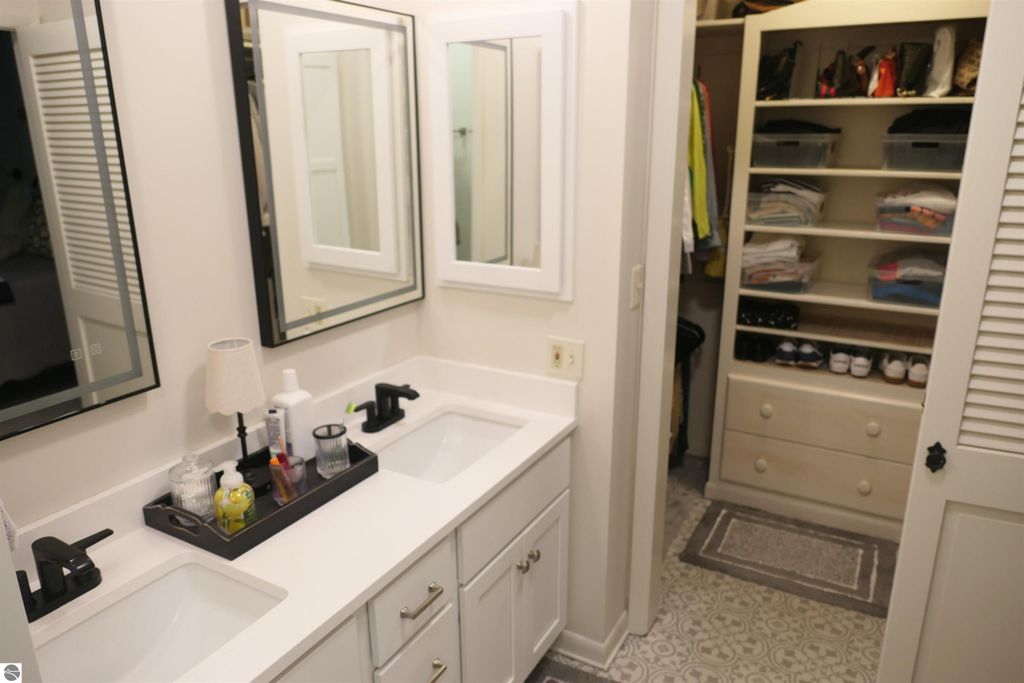 Image 31 of property listing at 1006 Falkirk Road, Alma, MI 48801