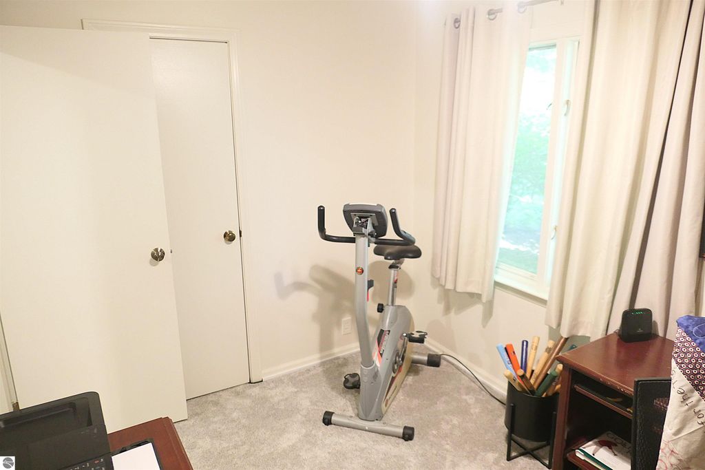 Image 33 of property listing at 1006 Falkirk Road, Alma, MI 48801