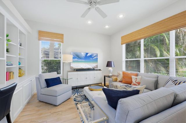 8113 COLLINGWOOD COURT, University Park, FL 34201