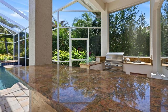 8113 COLLINGWOOD COURT, University Park, FL 34201