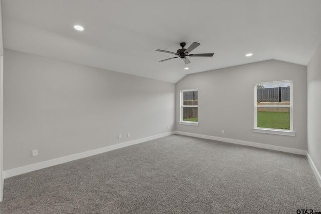 16221 Crossing Circle, Lindale, TX 75771