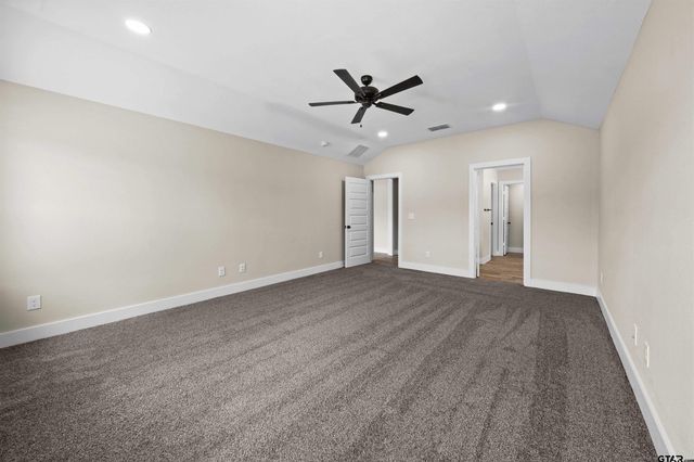 16221 Crossing Circle, Lindale, TX 75771