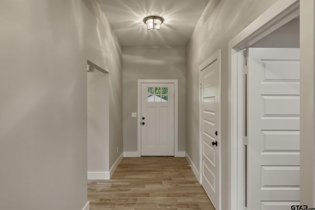 16221 Crossing Circle, Lindale, TX 75771