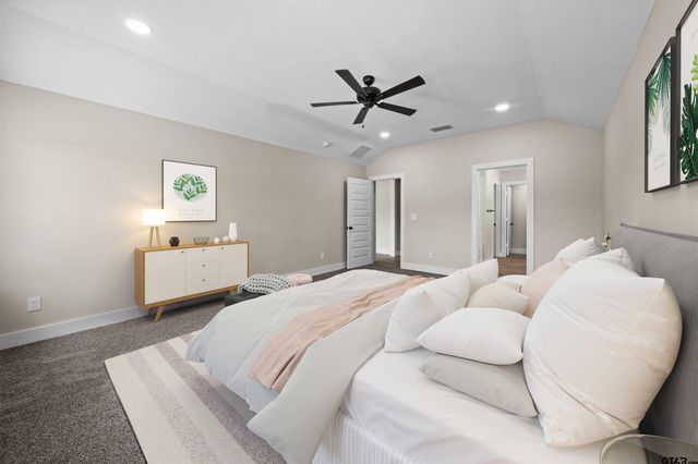 16221 Crossing Circle, Lindale, TX 75771