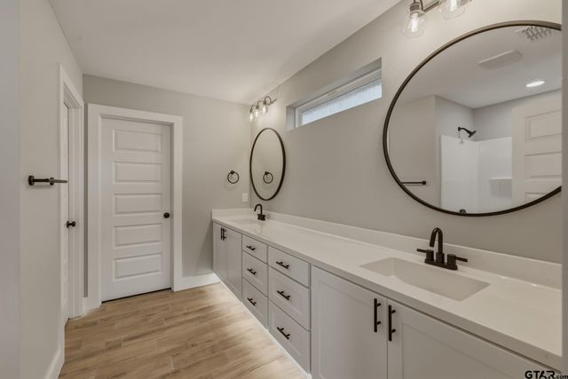 16221 Crossing Circle, Lindale, TX 75771