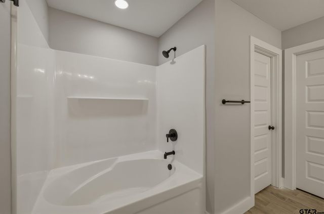 16221 Crossing Circle, Lindale, TX 75771