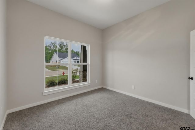 16221 Crossing Circle, Lindale, TX 75771