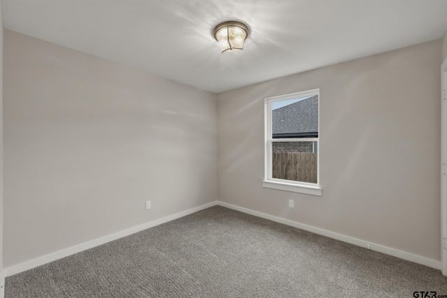 16221 Crossing Circle, Lindale, TX 75771