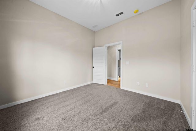 16221 Crossing Circle, Lindale, TX 75771