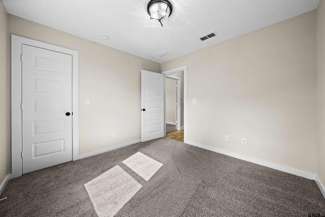 16221 Crossing Circle, Lindale, TX 75771