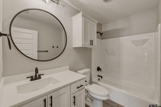 16221 Crossing Circle, Lindale, TX 75771