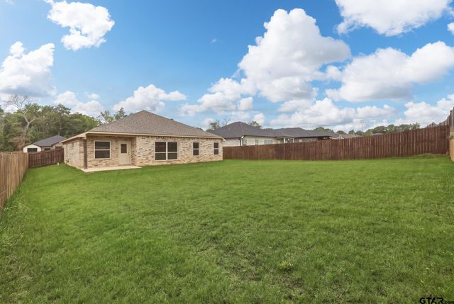 16221 Crossing Circle, Lindale, TX 75771