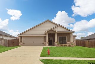 16221 Crossing Circle, Lindale, TX 75771