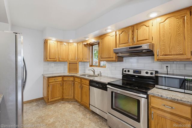 1213 Langley Boulevard, Clawson, MI 48017