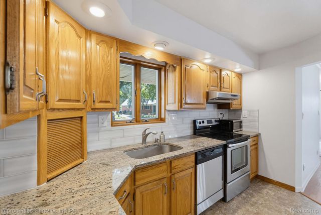 1213 Langley Boulevard, Clawson, MI 48017