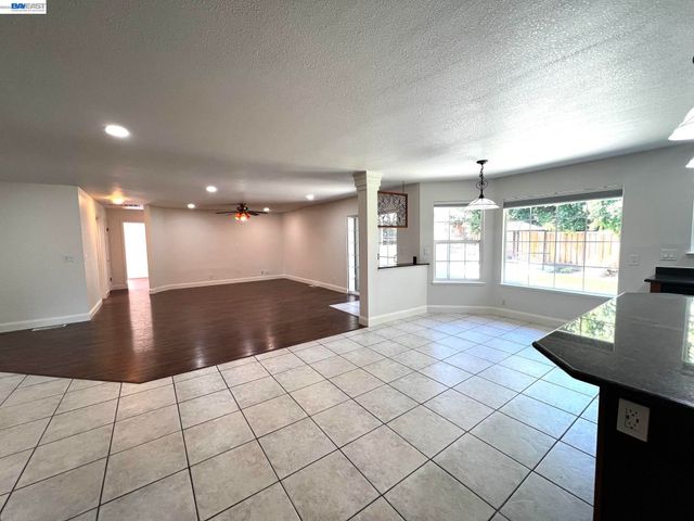 1147 Lomitas Ave, Livermore, CA 94550