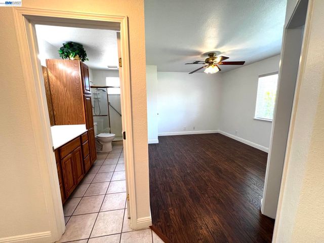 1147 Lomitas Ave, Livermore, CA 94550