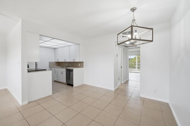 2401 Antigua Circle J3, Coconut Creek, FL 33066