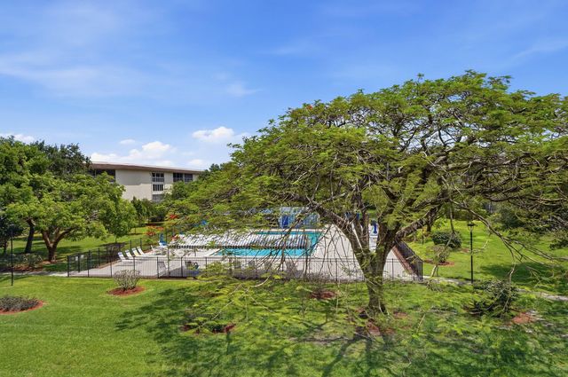 2401 Antigua Circle J3, Coconut Creek, FL 33066