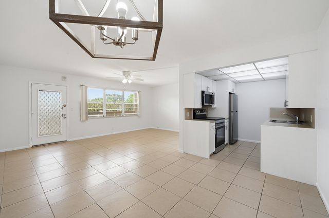 2401 Antigua Circle J3, Coconut Creek, FL 33066