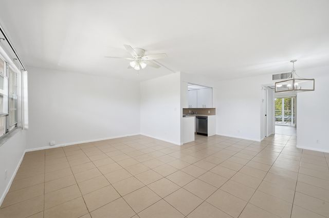 2401 Antigua Circle J3, Coconut Creek, FL 33066