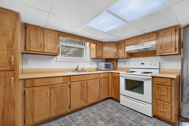 640 TIMREE STREET, Weaver, AL 36277