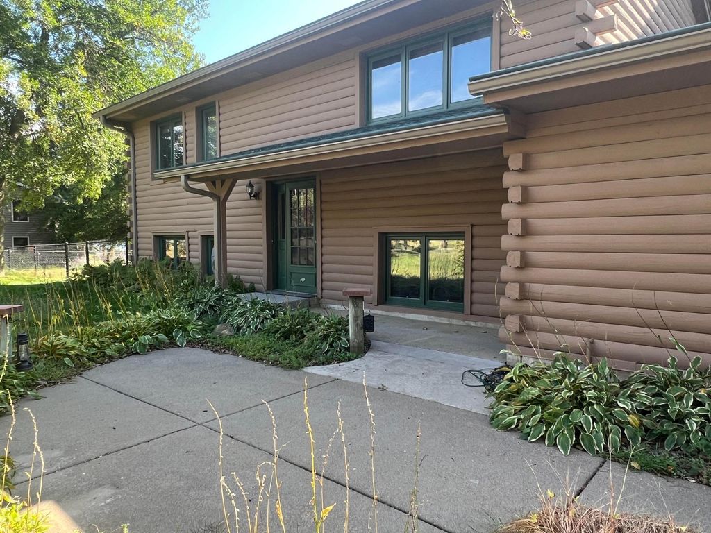 1157 30th Street SE, Buffalo, MN 55313