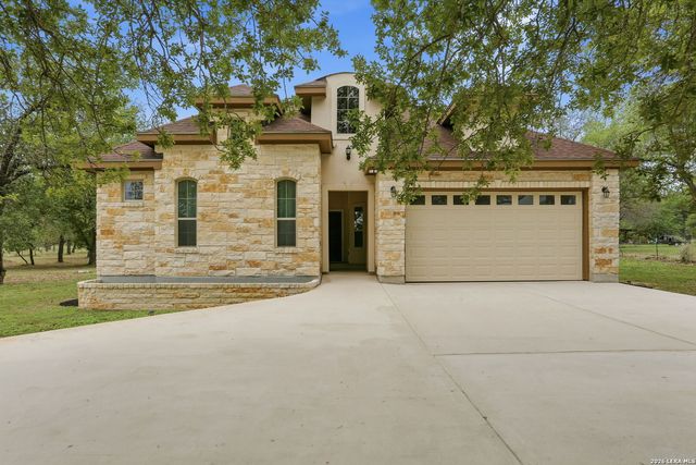 306 County Road 6876, Natalia, TX 78059