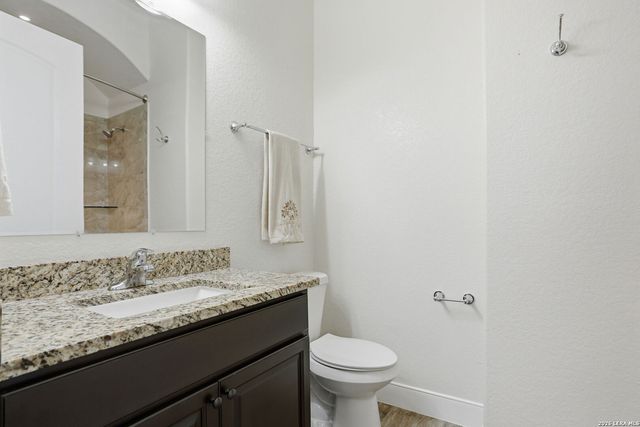 306 County Road 6876, Natalia, TX 78059