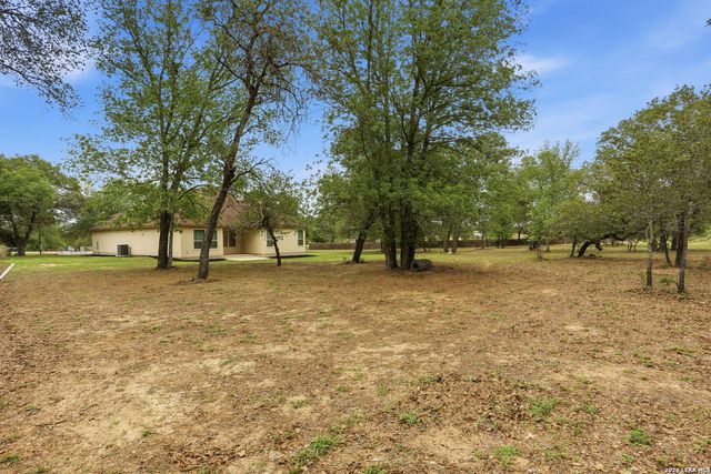 306 County Road 6876, Natalia, TX 78059