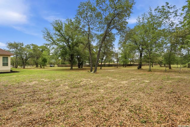 306 County Road 6876, Natalia, TX 78059