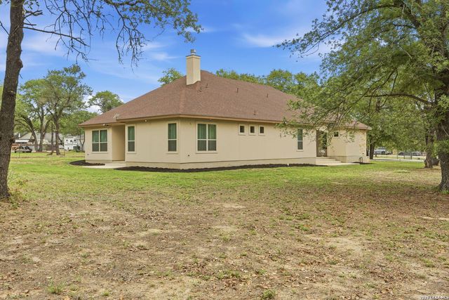 306 County Road 6876, Natalia, TX 78059