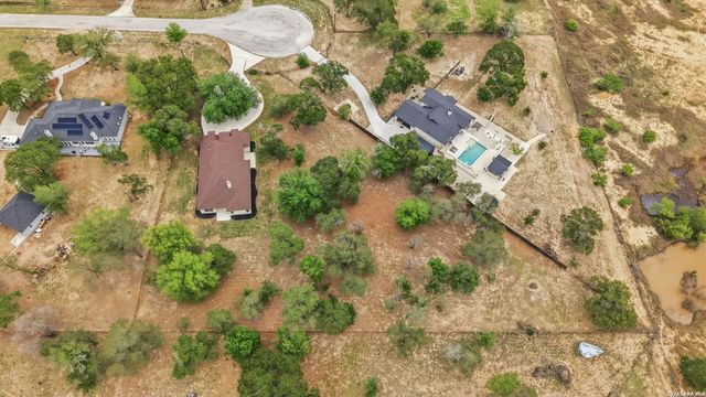 306 County Road 6876, Natalia, TX 78059