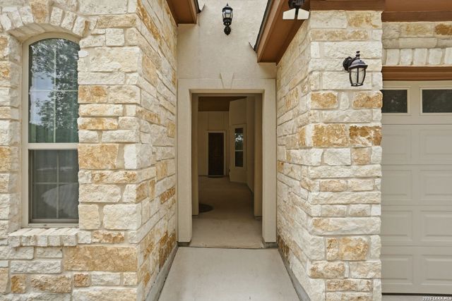 306 County Road 6876, Natalia, TX 78059