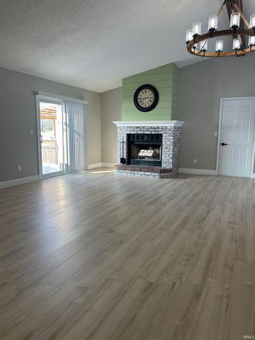 1051 W Division Road, Huntington, IN 46750