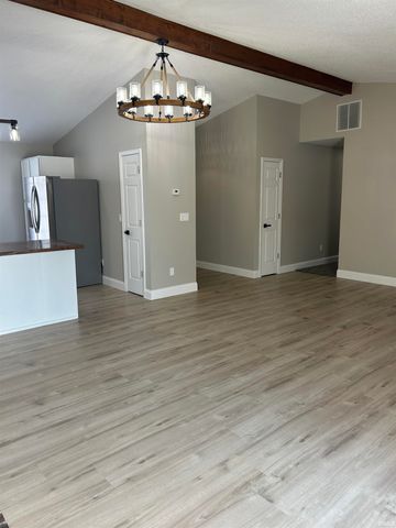 1051 W Division Road, Huntington, IN 46750