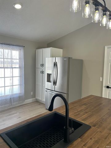 1051 W Division Road, Huntington, IN 46750